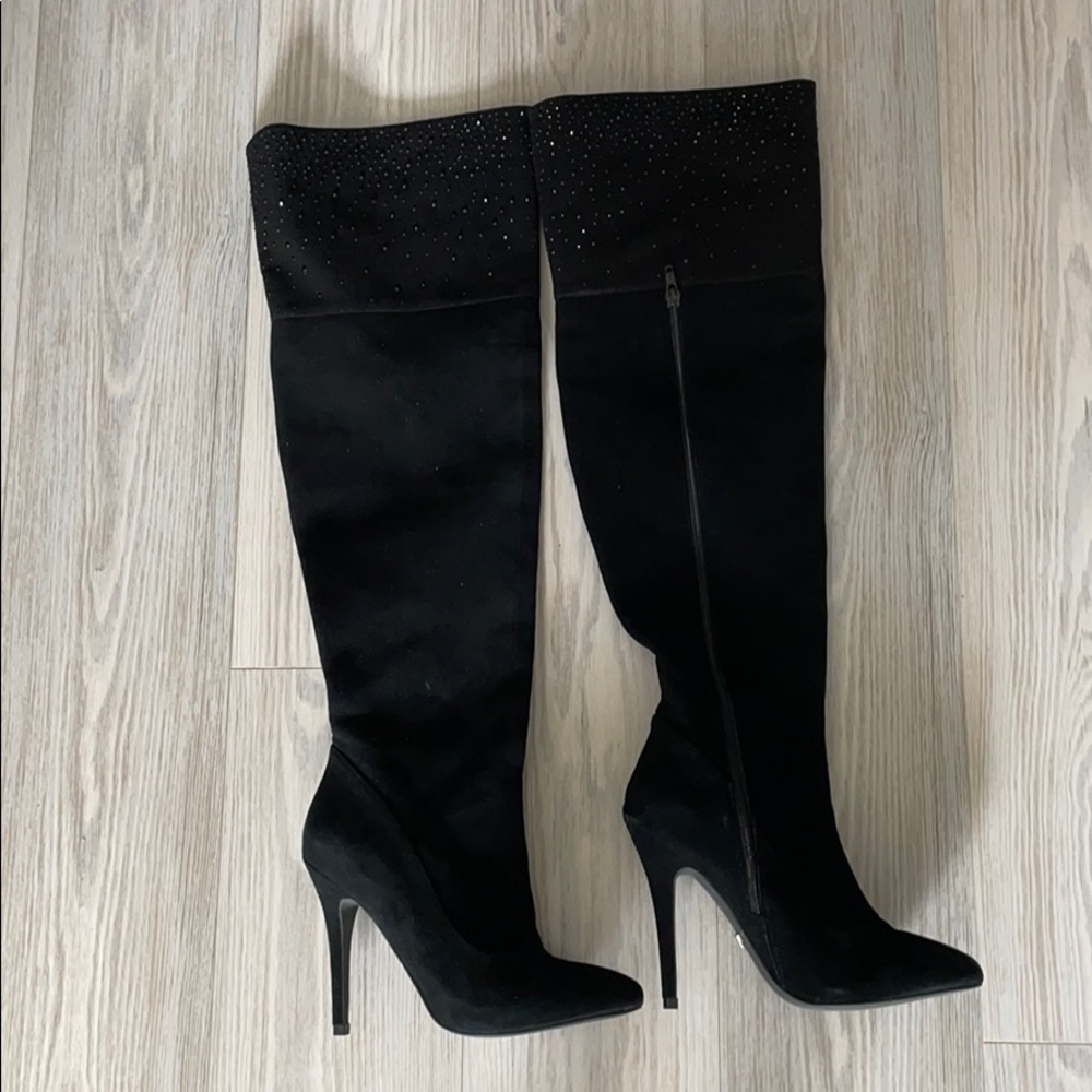 Thigh hi boots. 4” heel; 24”L; 8”W